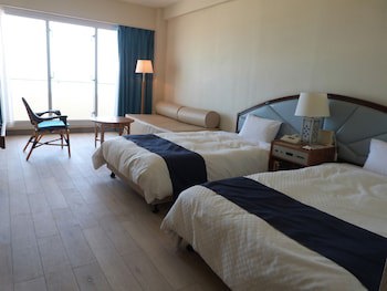 En Resort Kumejima Eef Beach Hotel