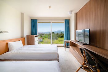 En Resort Kumejima Eef Beach Hotel