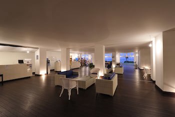 En Resort Kumejima Eef Beach Hotel
