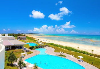 En Resort Kumejima Eef Beach Hotel