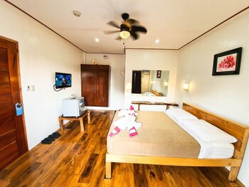 Cocoloco Boracay Beach Resort