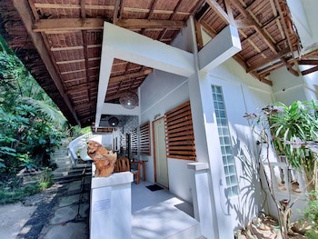 Cocoloco Boracay Beach Resort