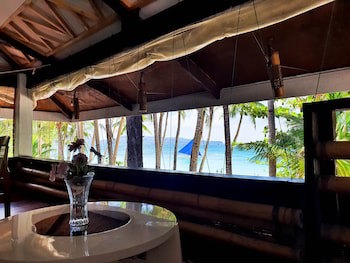 Cocoloco Boracay Beach Resort