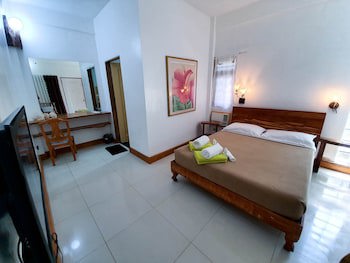 Cocoloco Boracay Beach Resort