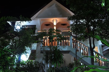 Cocoloco Boracay Beach Resort