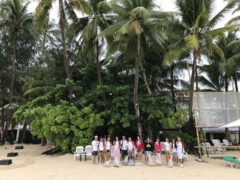 Cocoloco Boracay Beach Resort