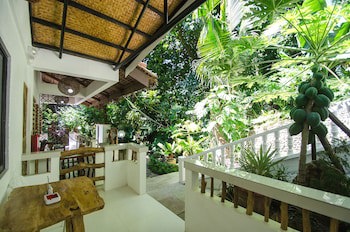 Cocoloco Boracay Beach Resort