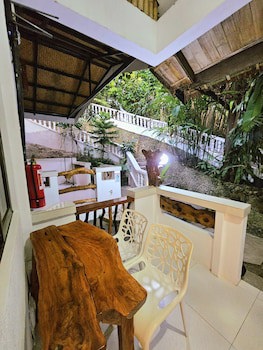 Cocoloco Boracay Beach Resort