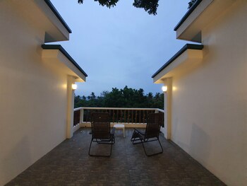 Cocoloco Boracay Beach Resort