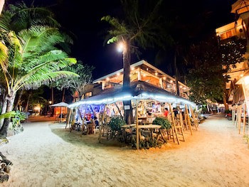 Cocoloco Boracay Beach Resort