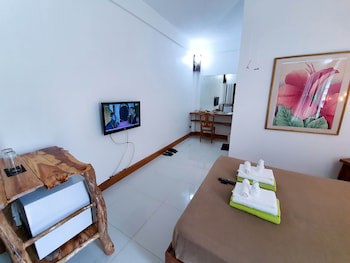Cocoloco Boracay Beach Resort