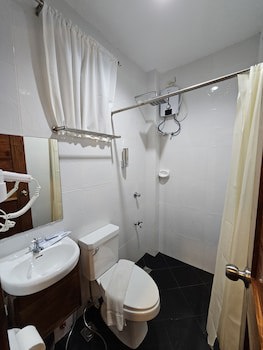 Cocoloco Boracay Beach Resort