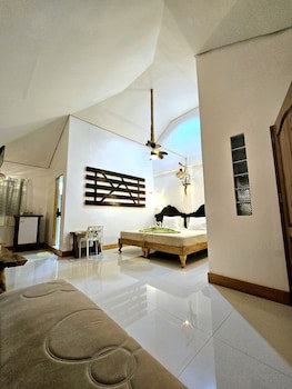Cocoloco Boracay Beach Resort