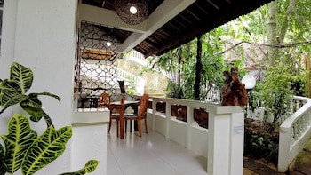 Cocoloco Boracay Beach Resort