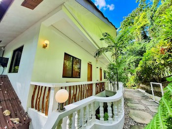 Cocoloco Boracay Beach Resort
