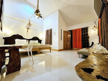 Cocoloco Boracay Beach Resort