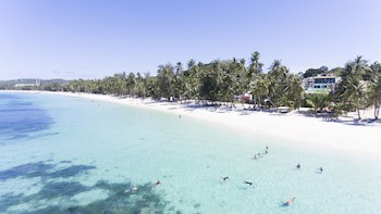 Cocoloco Boracay Beach Resort