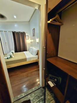 Cocoloco Boracay Beach Resort
