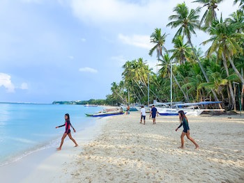 Cocoloco Boracay Beach Resort