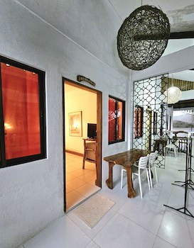 Cocoloco Boracay Beach Resort
