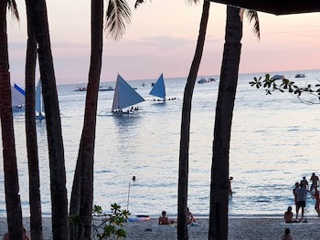 Cocoloco Boracay Beach Resort