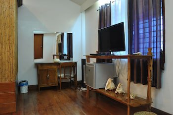 Cocoloco Boracay Beach Resort
