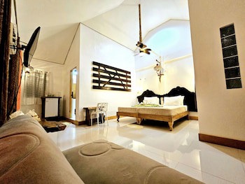 Cocoloco Boracay Beach Resort