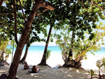 Cocoloco Boracay Beach Resort