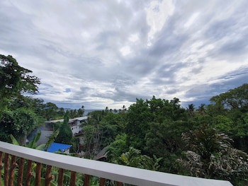 Cocoloco Boracay Beach Resort