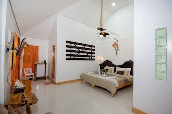 Cocoloco Boracay Beach Resort