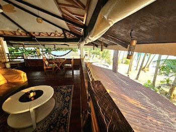 Cocoloco Boracay Beach Resort