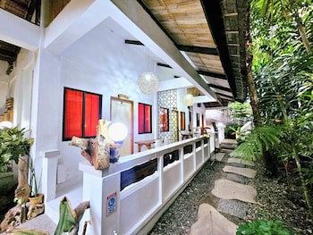 Cocoloco Boracay Beach Resort