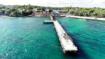 Cocoloco Boracay Beach Resort