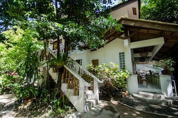 Cocoloco Boracay Beach Resort