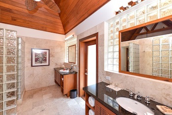 Victoria House Resort & Spa