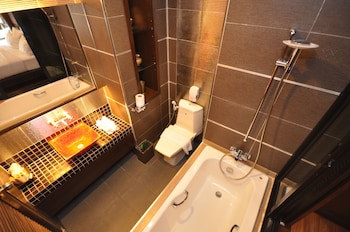 Chalelarn Hotel