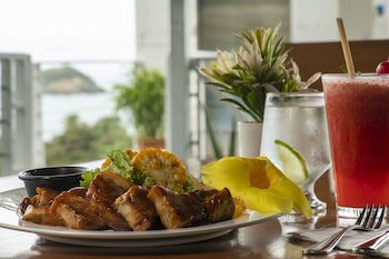 El Faro Containers Beach Hotel