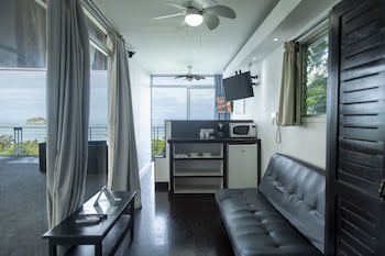 El Faro Containers Beach Hotel