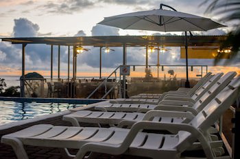 El Faro Containers Beach Hotel