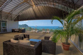 El Faro Containers Beach Hotel