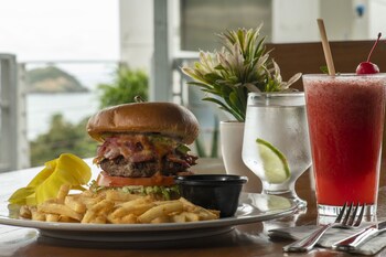 El Faro Containers Beach Hotel