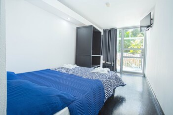 El Faro Containers Beach Hotel