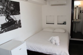 El Faro Containers Beach Hotel