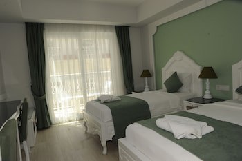 Montebello Deluxe fotoğrafı