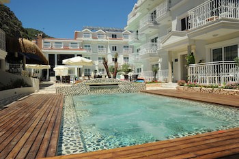 Montebello Deluxe fotoğrafı