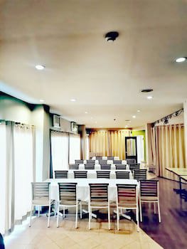 Casa Leticia Business Inn