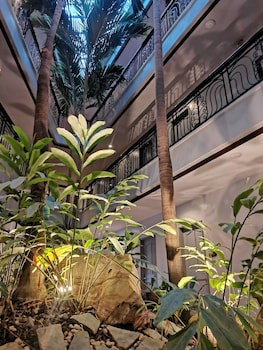Casa Leticia Business Inn