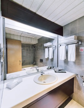 Chinggis Khaan Hotel