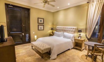 Bastion Luxury Hotel