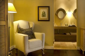 Bastion Luxury Hotel